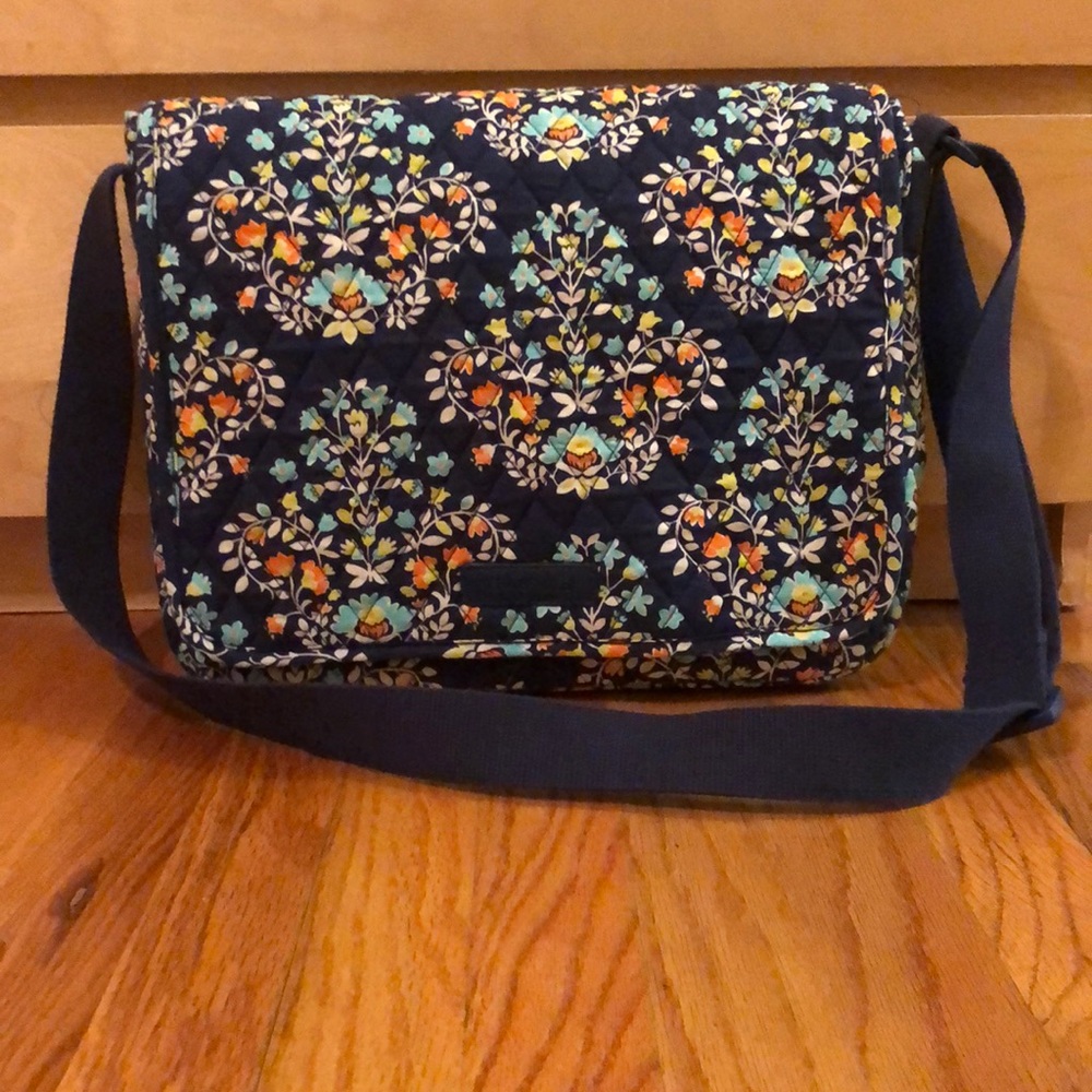 Vera Bradley messenger crossbody laptop bag